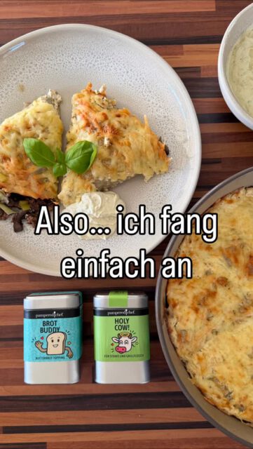 Also… ich fang einfach an 😅
bisschen geschnippelt…

alles zusammen in die Pfanne…
und dann schauen was passiert 😄

Ganz ehrlich…
war am Ende echt besser als gedacht 🙈

Das Rezept willst findest du auf meine Website ❤️

#einfachkochen #alltagsküche #familienküche #schnellgekocht #ofengericht