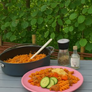 Cremige One-Pot-Pasta mit Hackfleisch und Gemüse